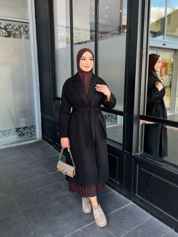Manteau Long Noir – Élégance Classique