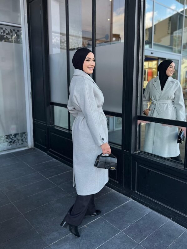 Manteau Long Gris – Élégance Moderne – Image 3
